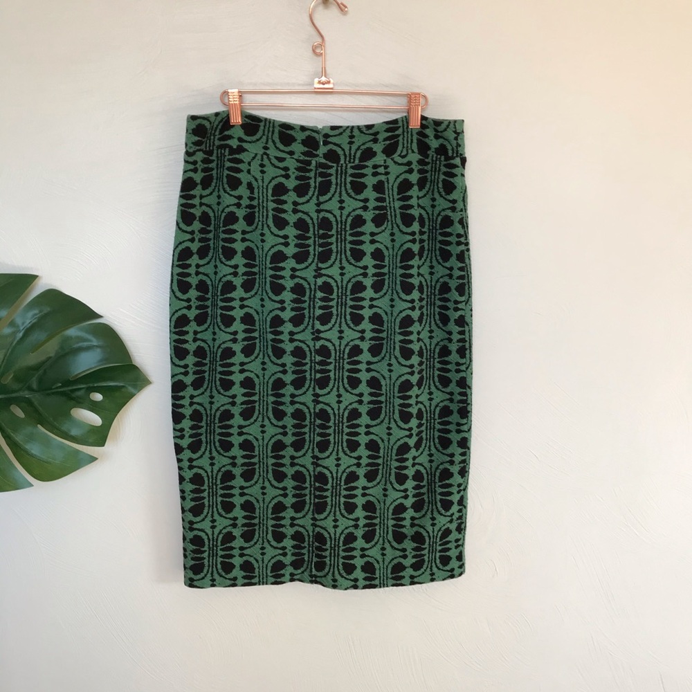Anthropologie Green and Black Patterned Pencil Skirt - Picture 2 of 9